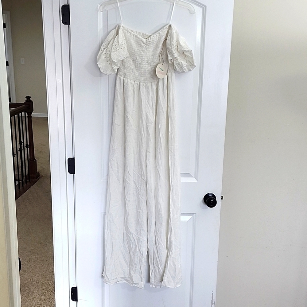 NWT HUMMINGBIRD WHITE SMOCKED OFF THE SHOULDER JUMPSUIT MEDIUM - Picture 8 of 16